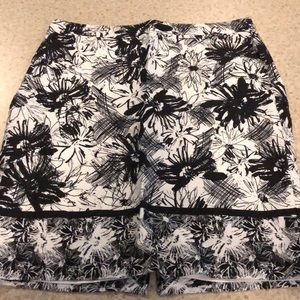Beautiful Van Heusen skirt, black and white floral